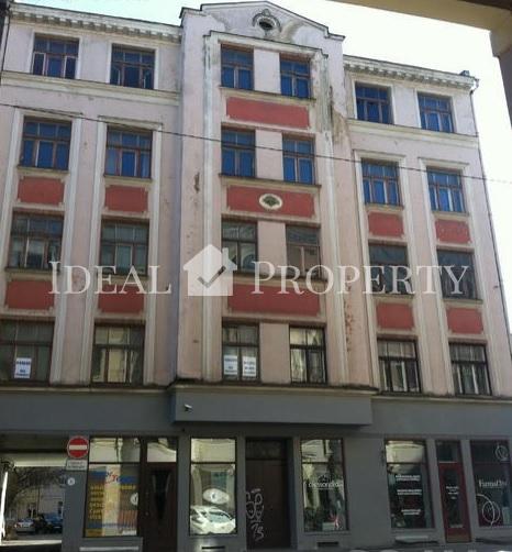 Building for sale at Avotu street